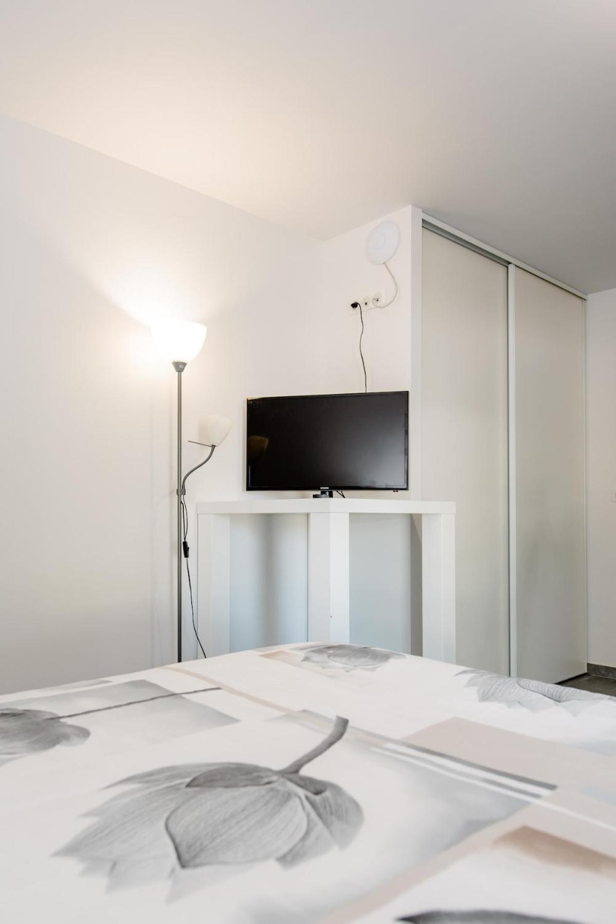 De L'avance 28m2 Apartment